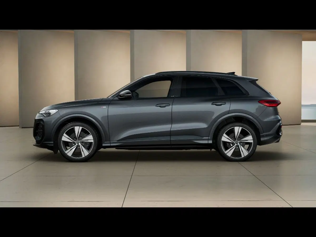 Audi Q5 nuova a Livorno (2)