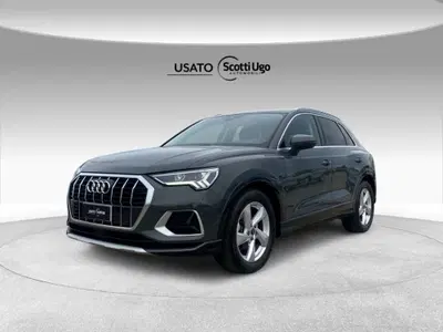 Audi Q3 35 2.0 tdi Business Advanced s-tronic del 2025 usata a Livorno
