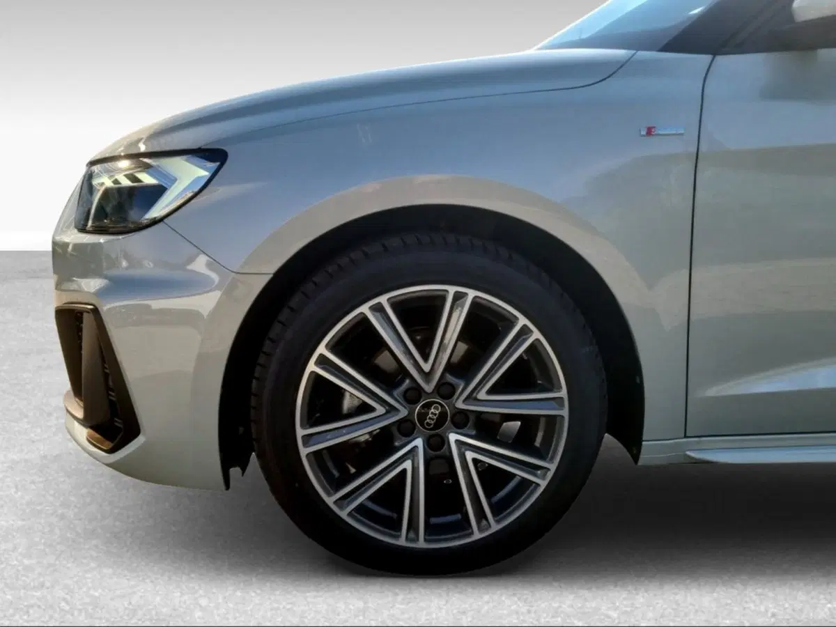 Audi A1 Sportback usata a Livorno (15)