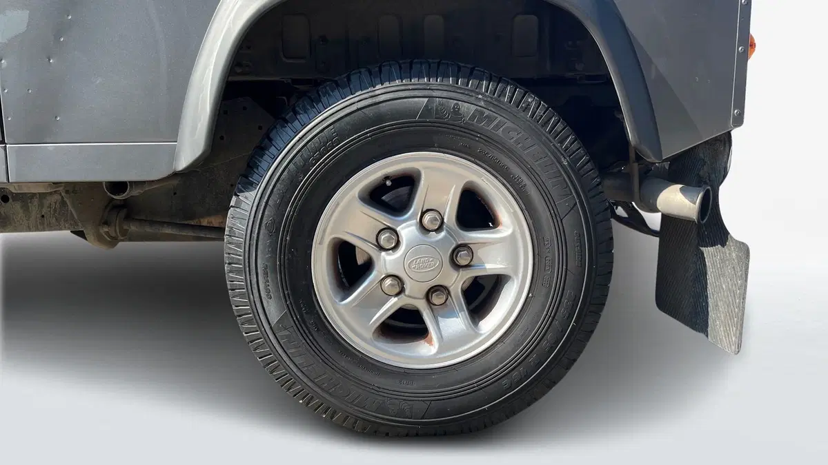 Land Rover Defender usata a Parma (17)
