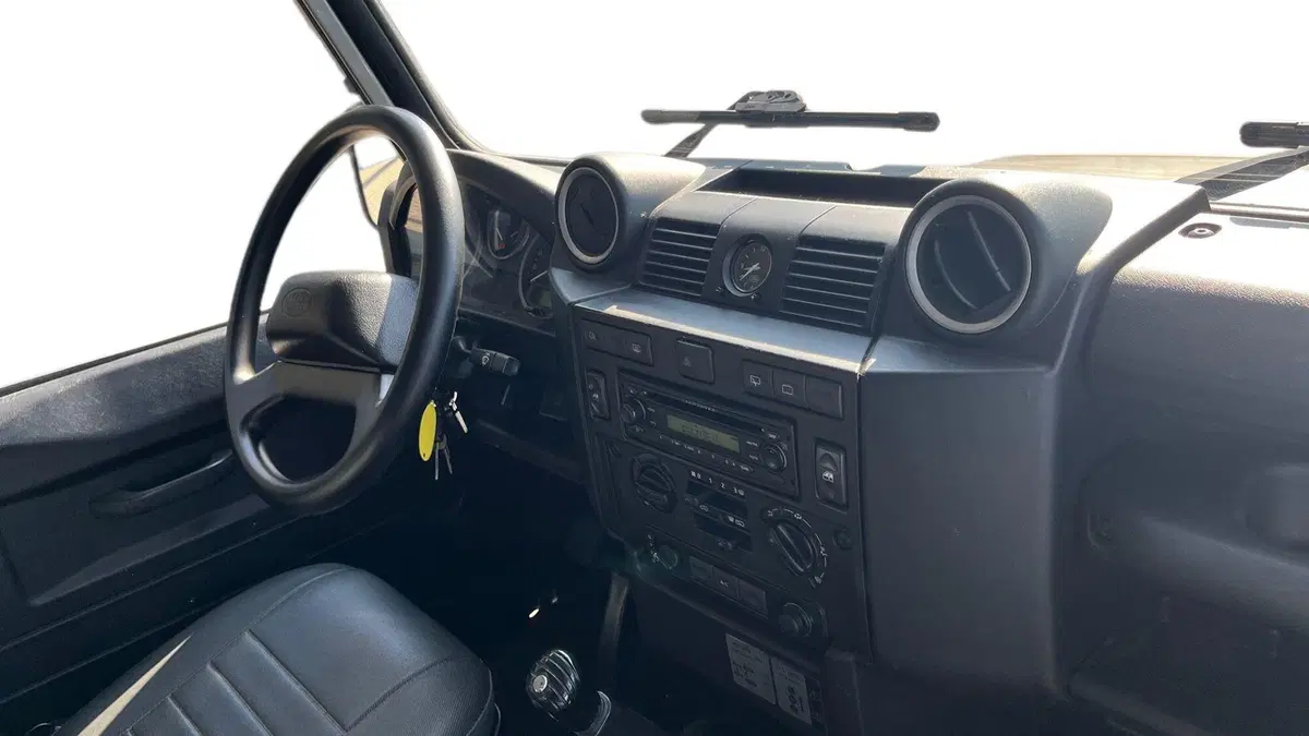 Land Rover Defender usata a Parma (6)