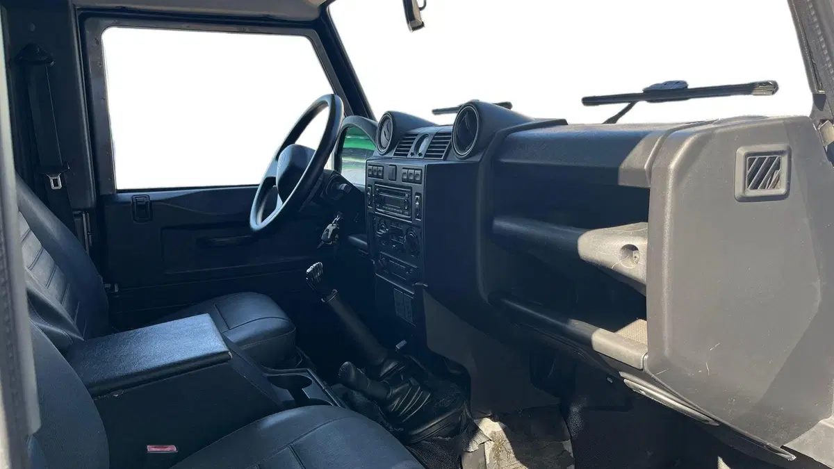 Land Rover Defender usata a Parma (7)