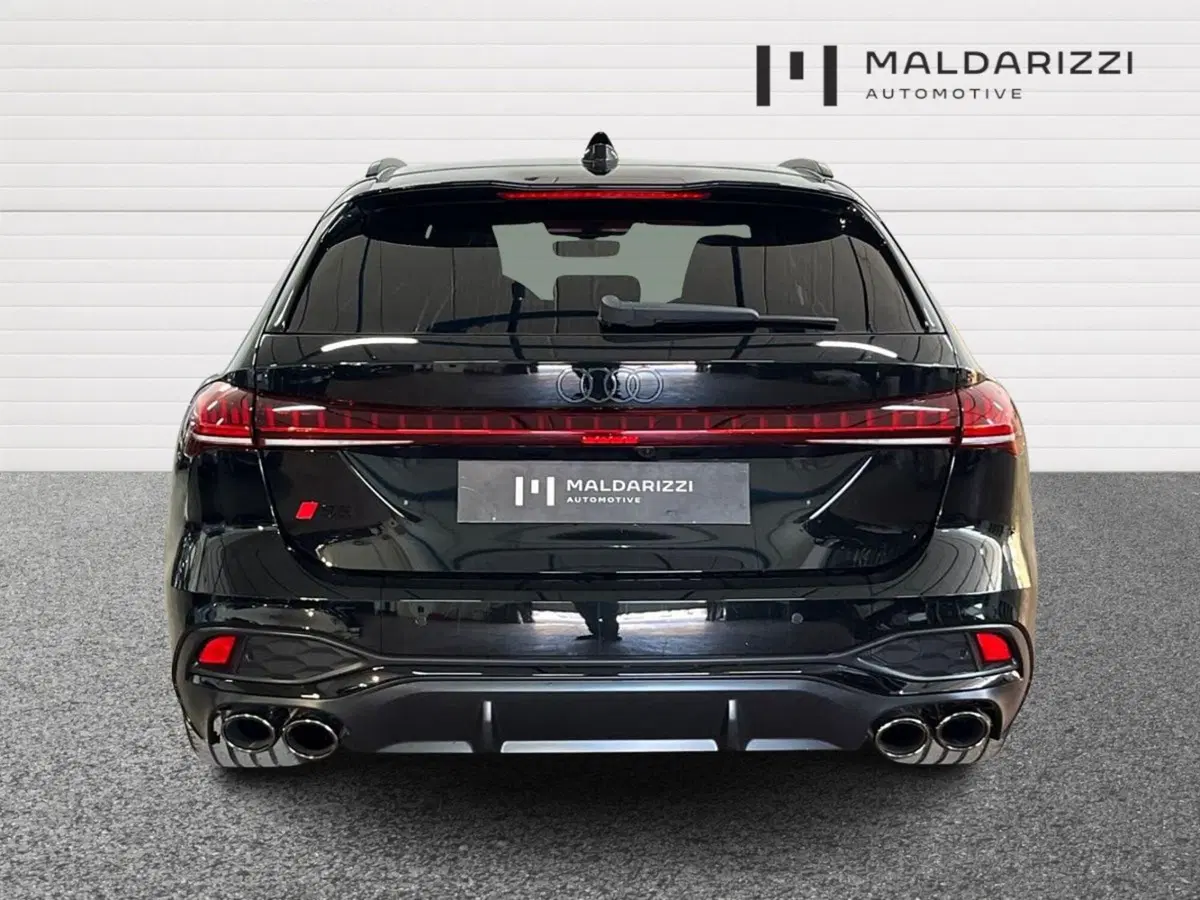 Audi A5 Avant nuova a Lecce (3)