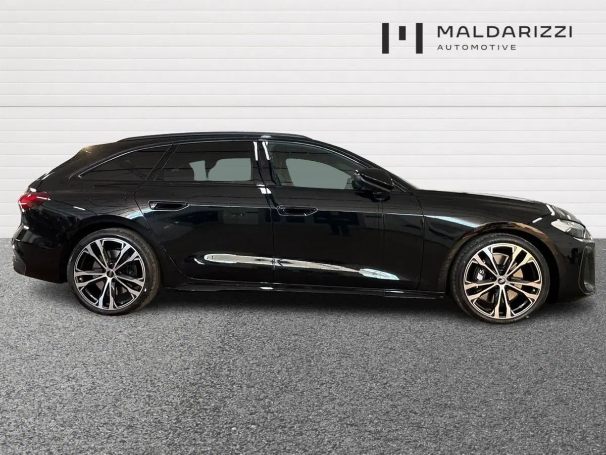 Audi A5 Avant nuova a Lecce (5)