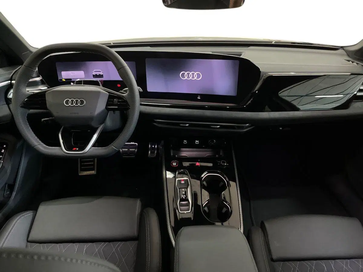 Audi A5 Avant nuova a Lecce (8)
