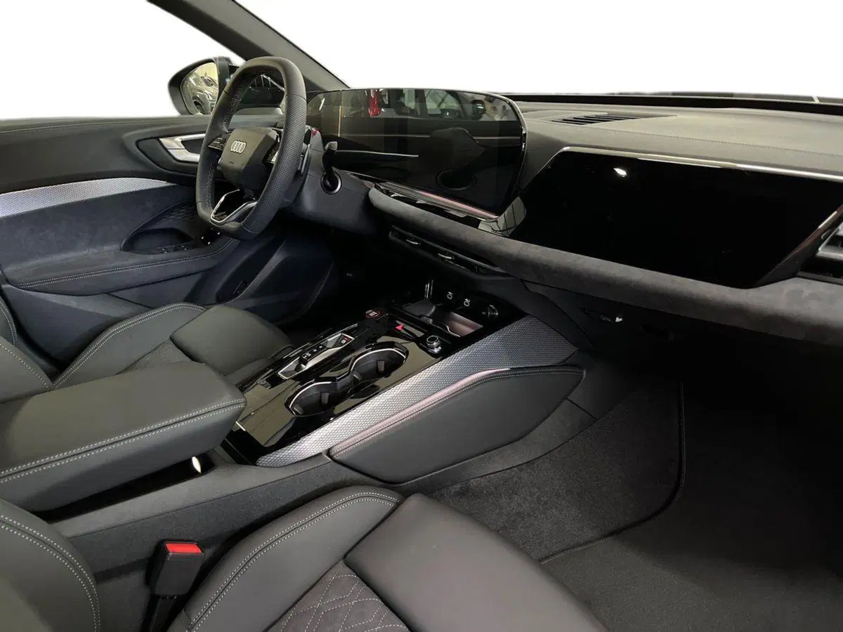 Audi A5 Avant nuova a Lecce (9)