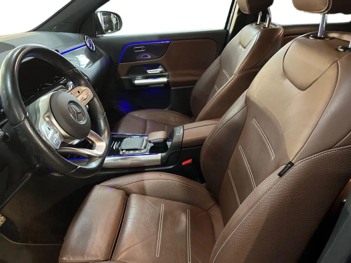 Mercedes-Benz GLA SUV usata a Bari (7)
