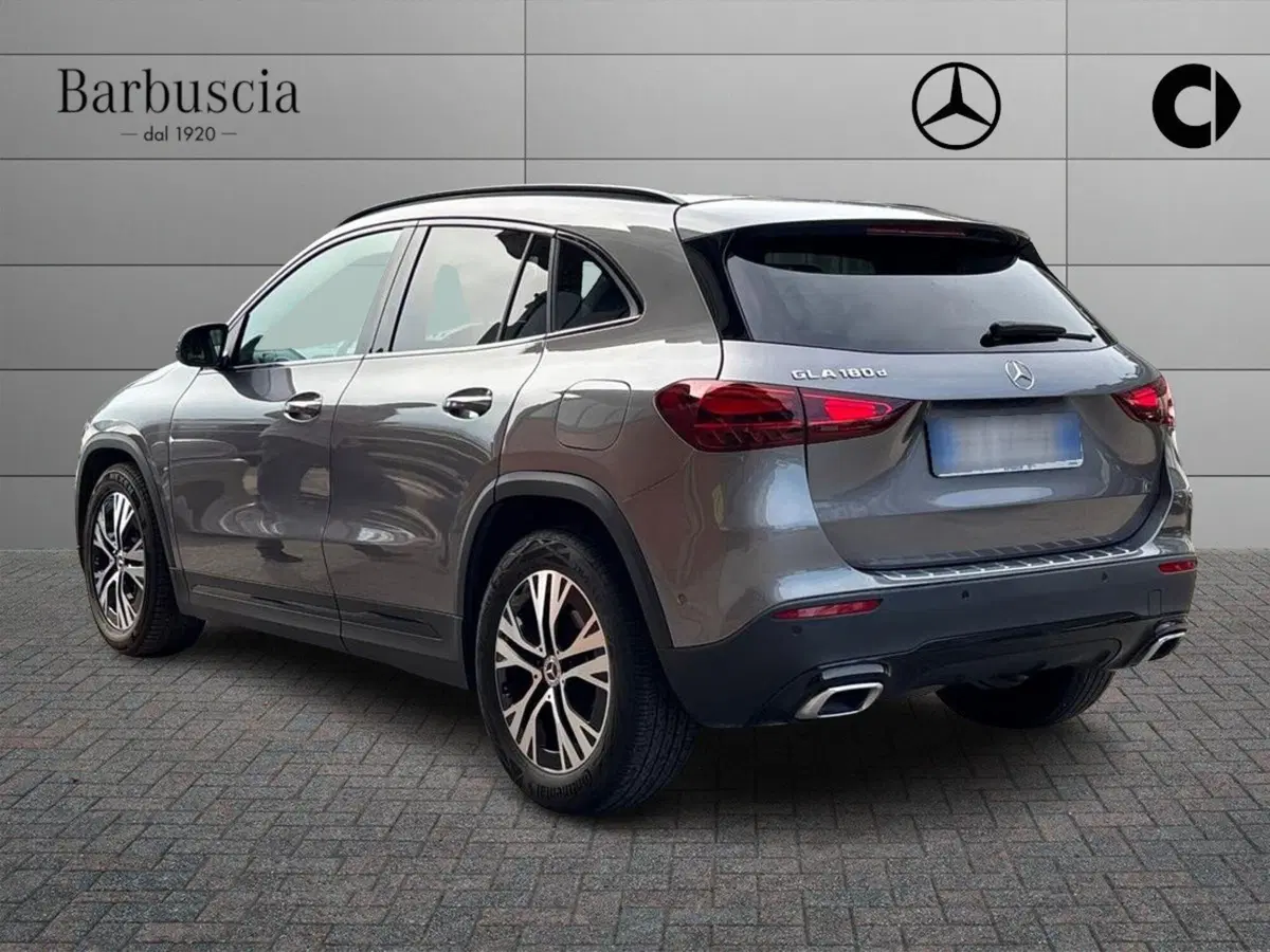 Mercedes-Benz GLA SUV usata a Pescara (4)
