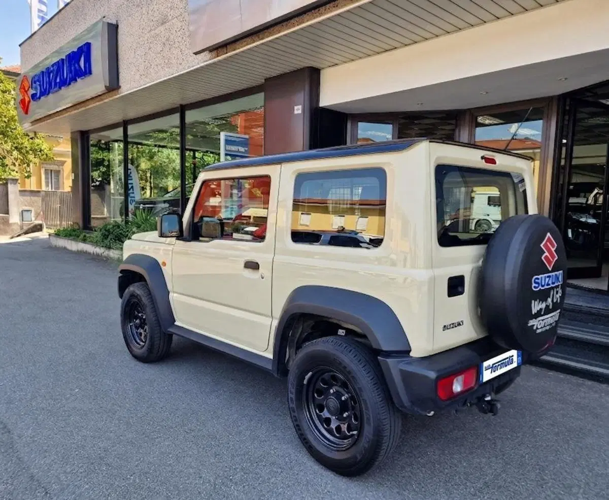 Suzuki Jimny usata a Milano (4)