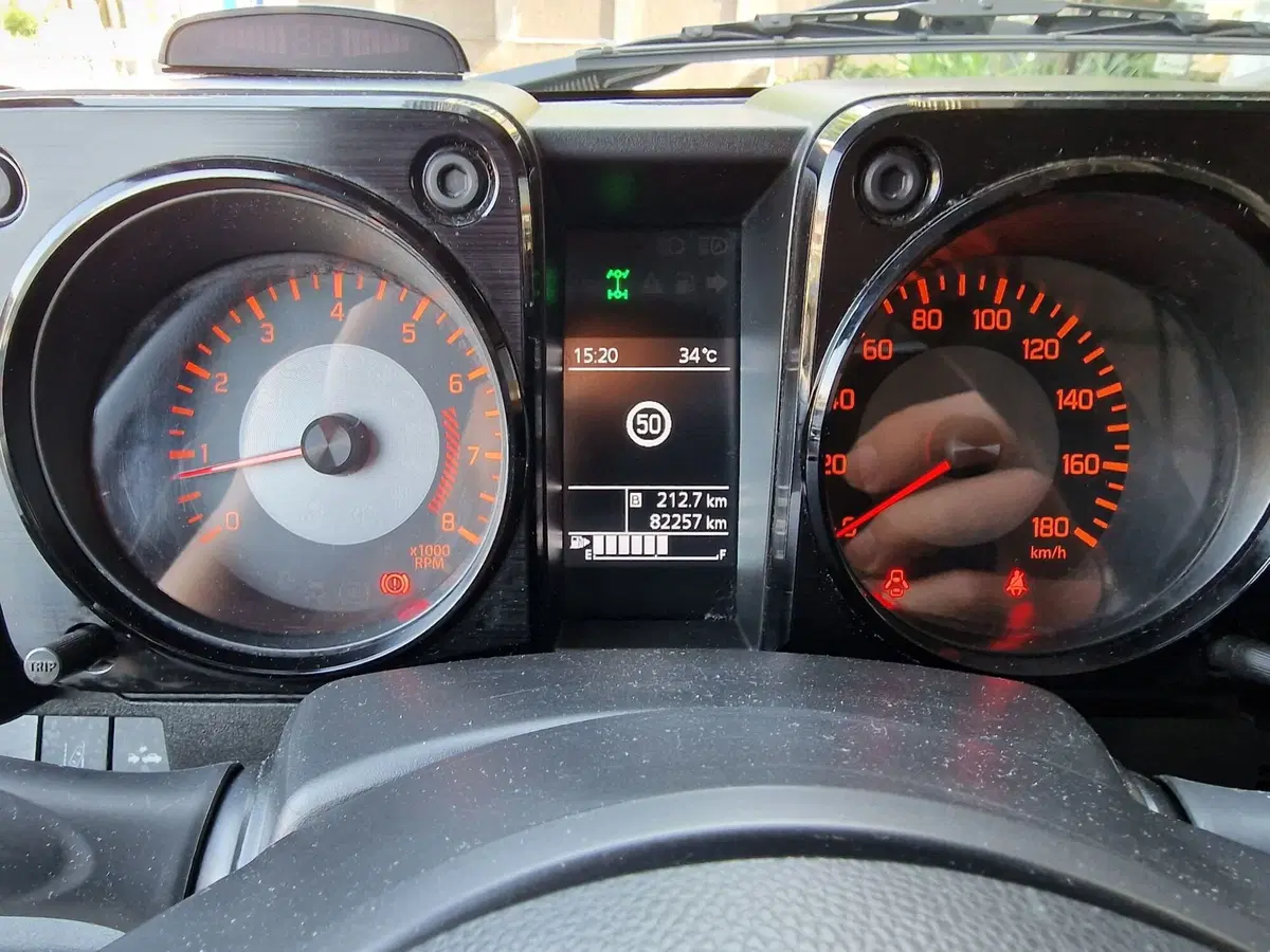 Suzuki Jimny usata a Milano (7)