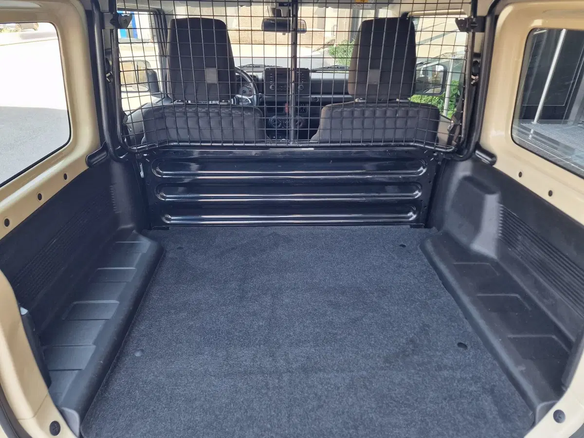Suzuki Jimny usata a Milano (9)