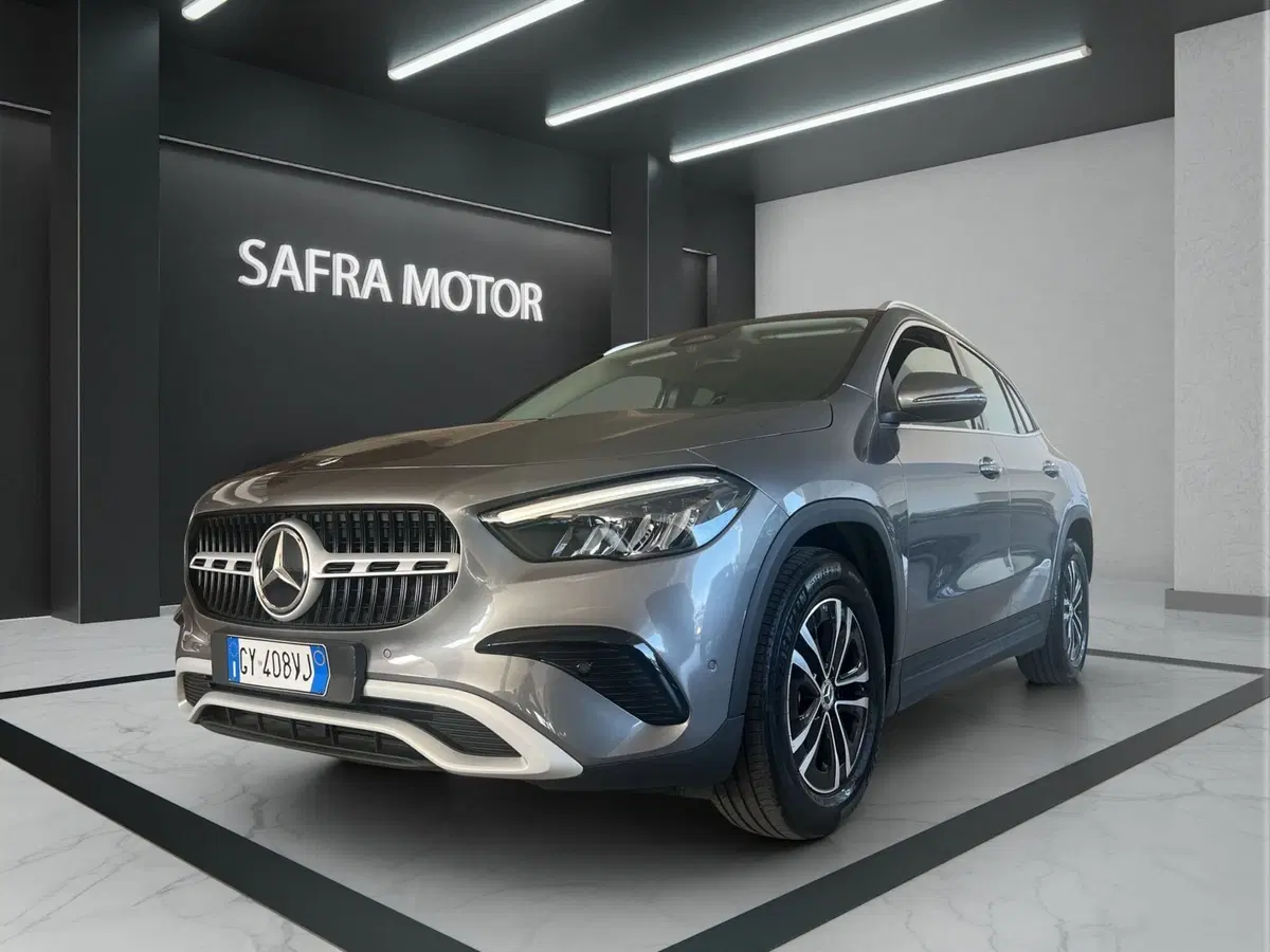 Mercedes-Benz GLA SUV usata a Cosenza