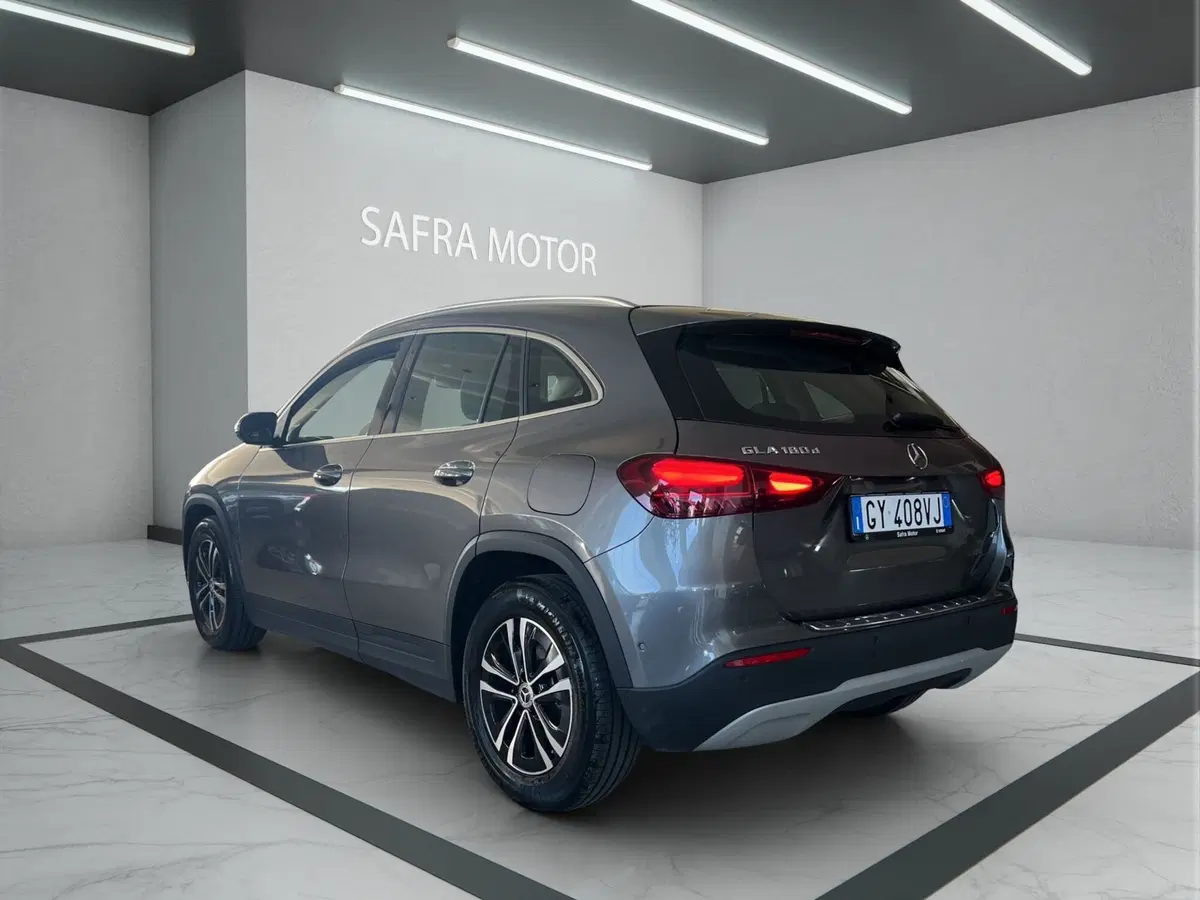 Mercedes-Benz GLA SUV usata a Cosenza (4)