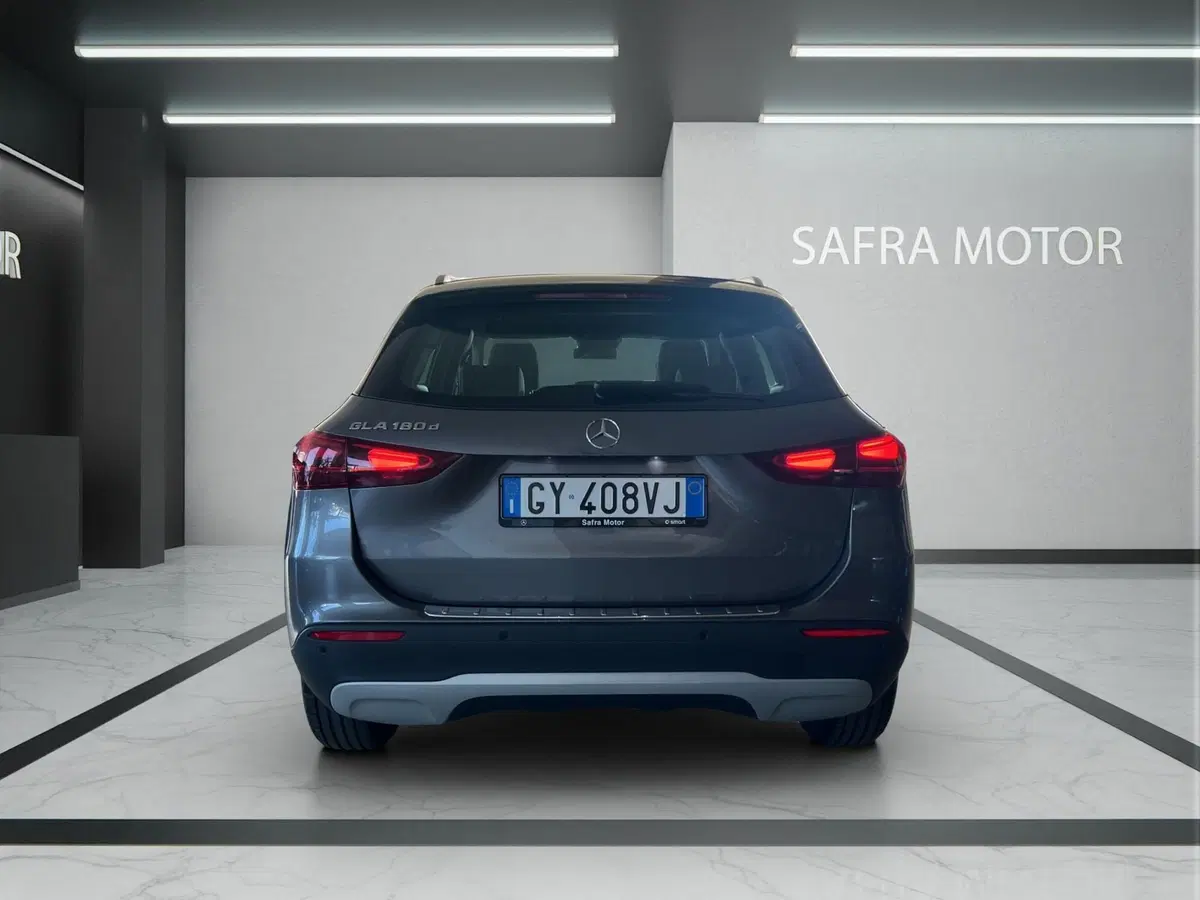 Mercedes-Benz GLA SUV usata a Cosenza (5)