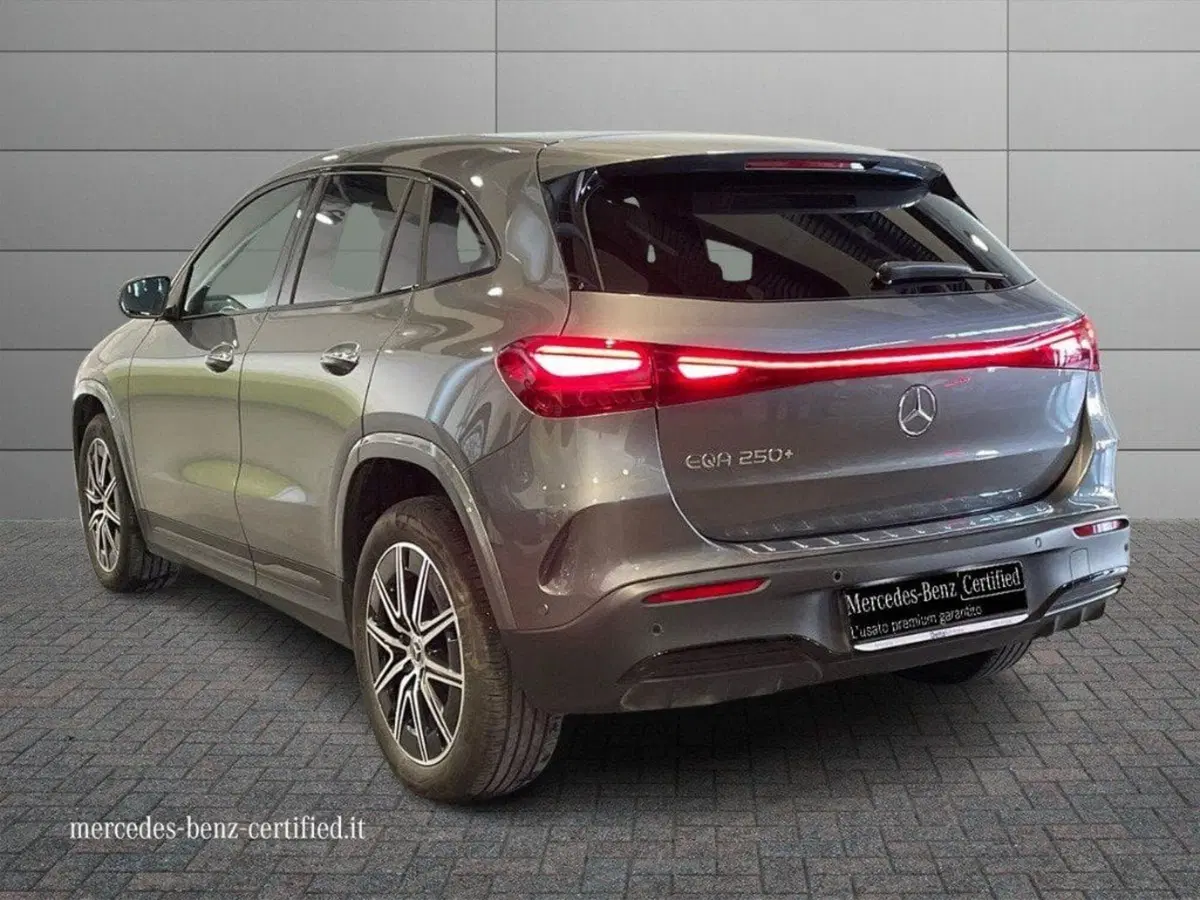 Mercedes-Benz EQA usata a Rimini (3)