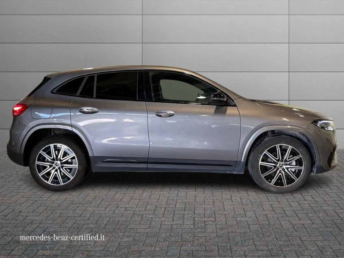 Mercedes-Benz EQA usata a Rimini (5)