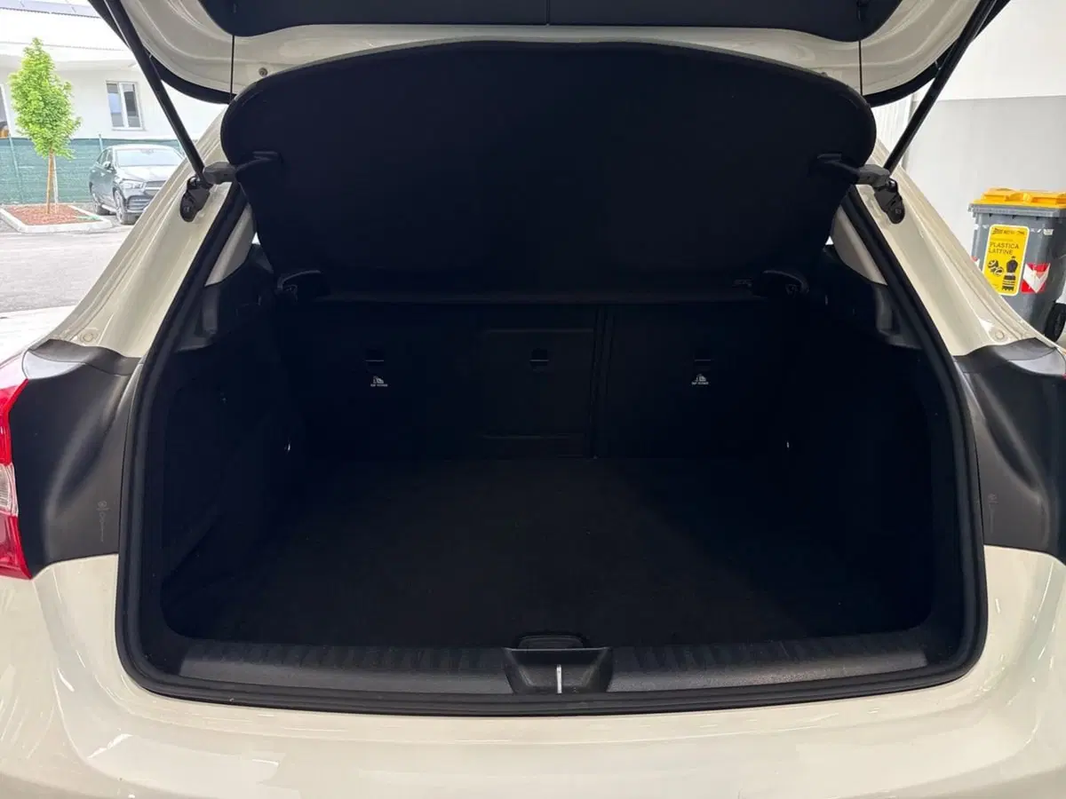 Mercedes-Benz GLA SUV usata a Ancona (7)