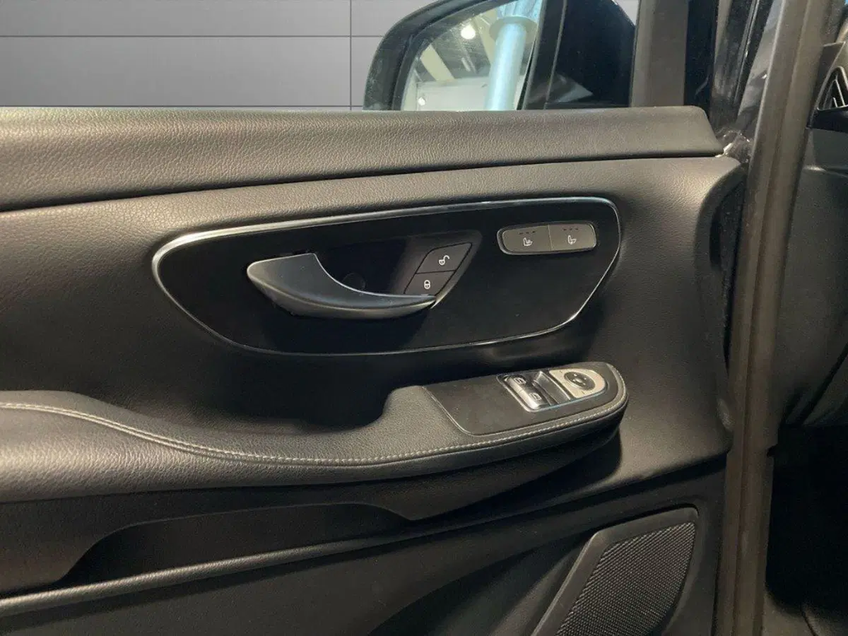 Mercedes-Benz Classe V usata a Ancona (17)