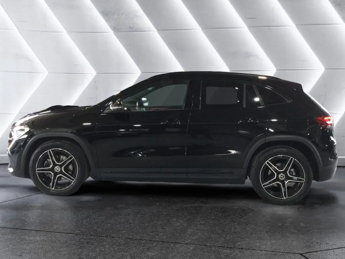 Mercedes-Benz GLA SUV usata a Caserta (7)