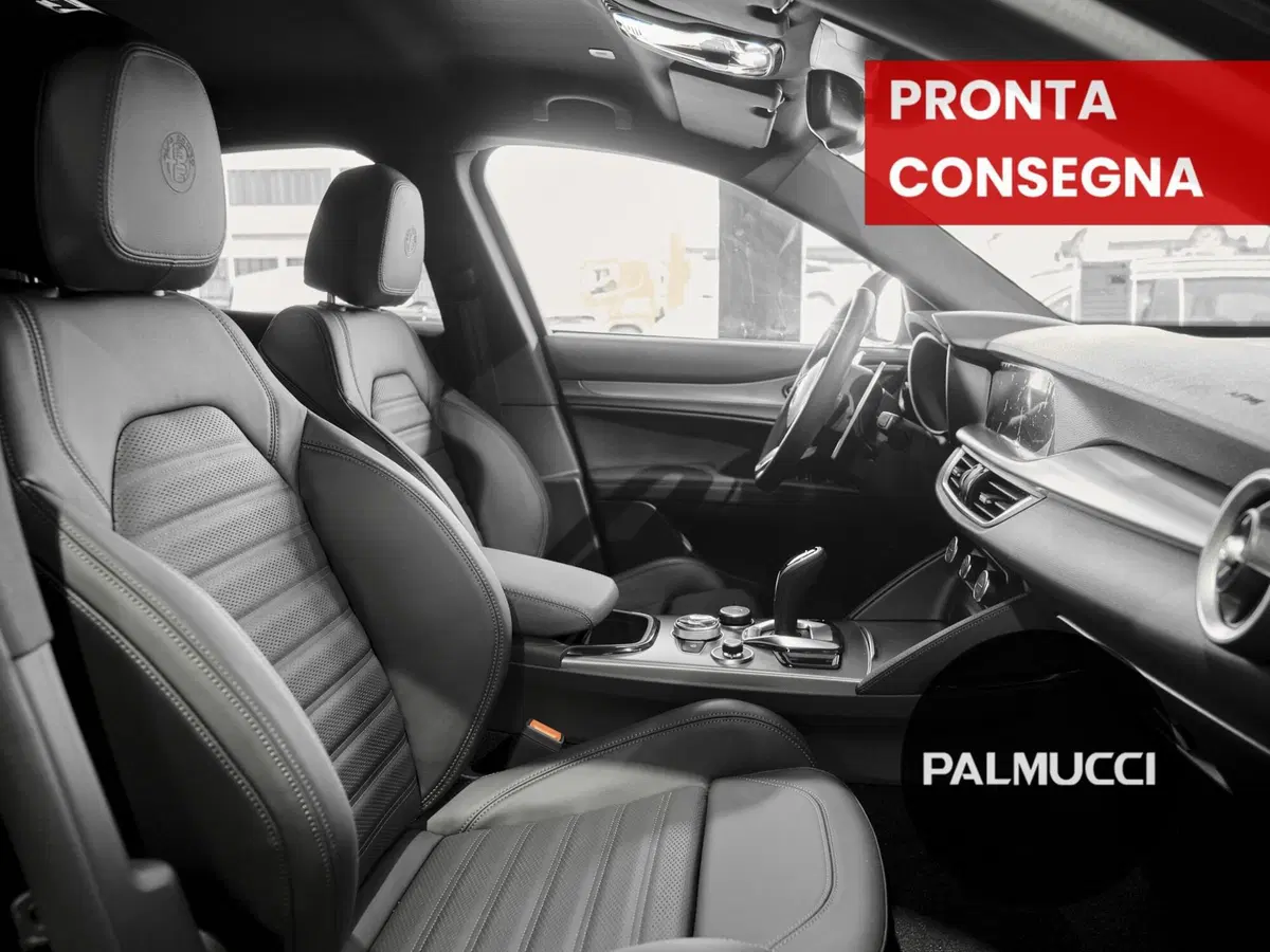 Alfa Romeo Stelvio nuova a Prato (17)