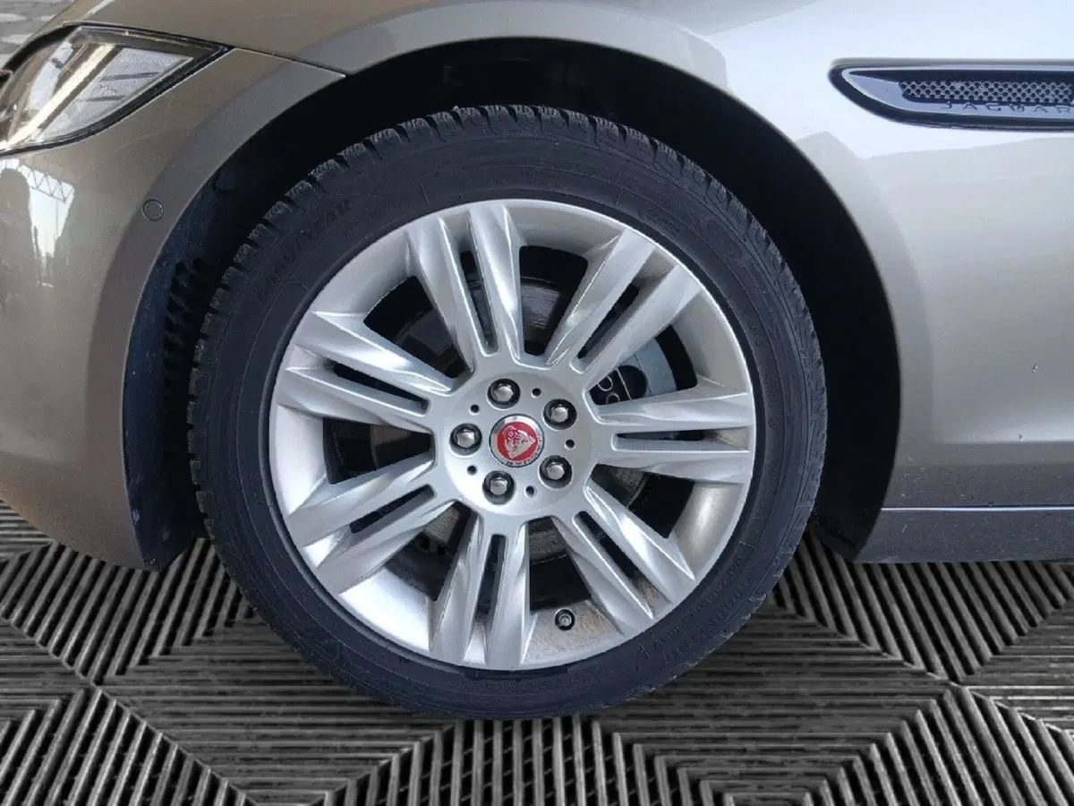 Jaguar XF Sportbrake usata a Pordenone (10)