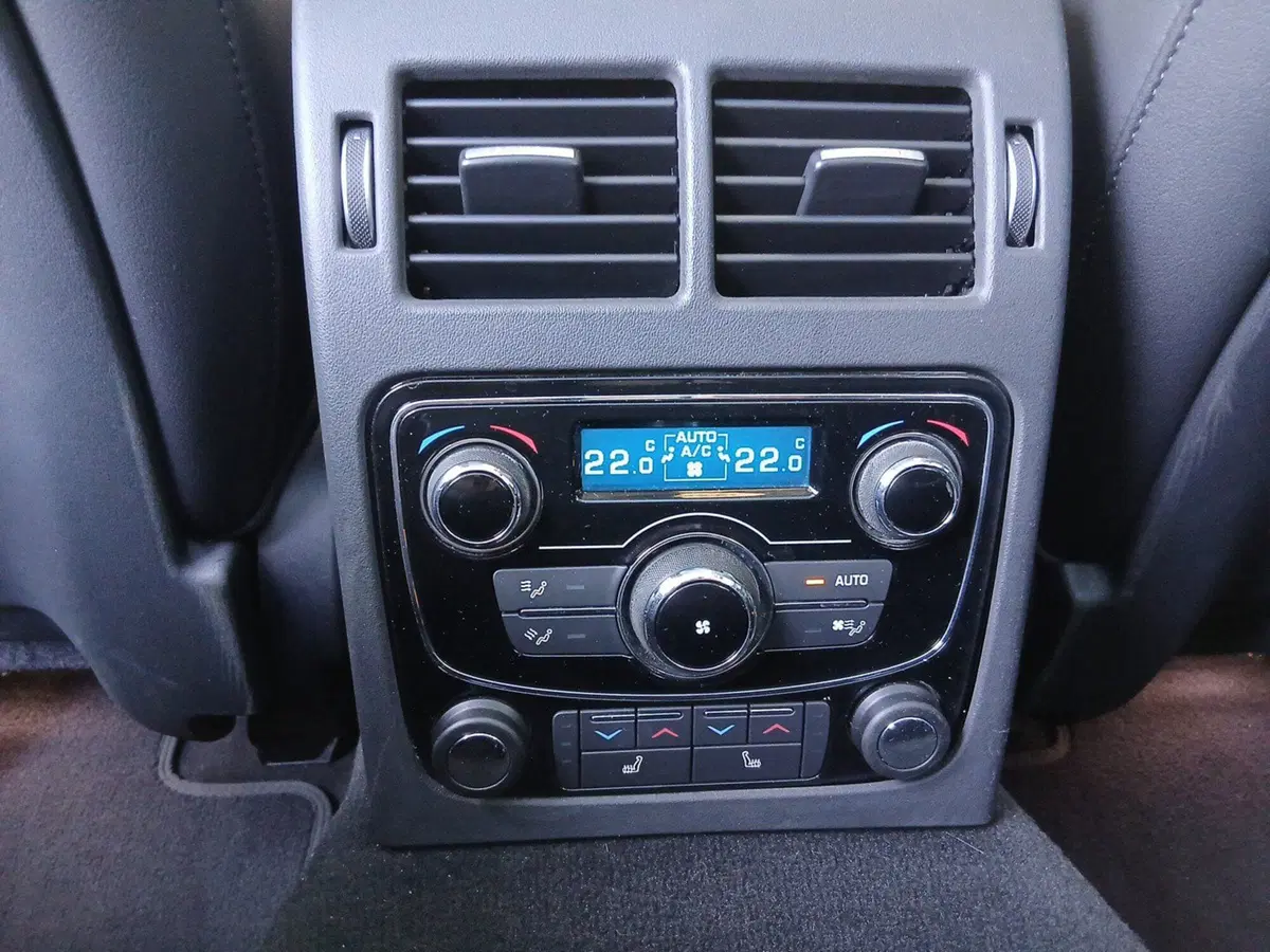 Jaguar XF Sportbrake usata a Pordenone (18)