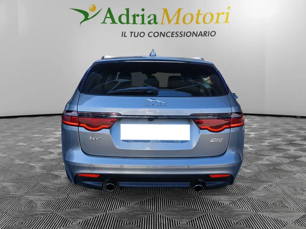 Jaguar XF Sportbrake usata a Pordenone (4)