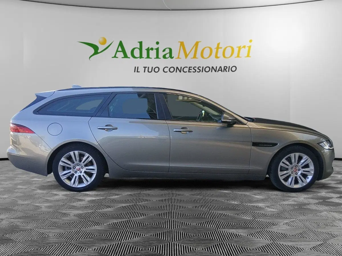 Jaguar XF Sportbrake usata a Pordenone (6)