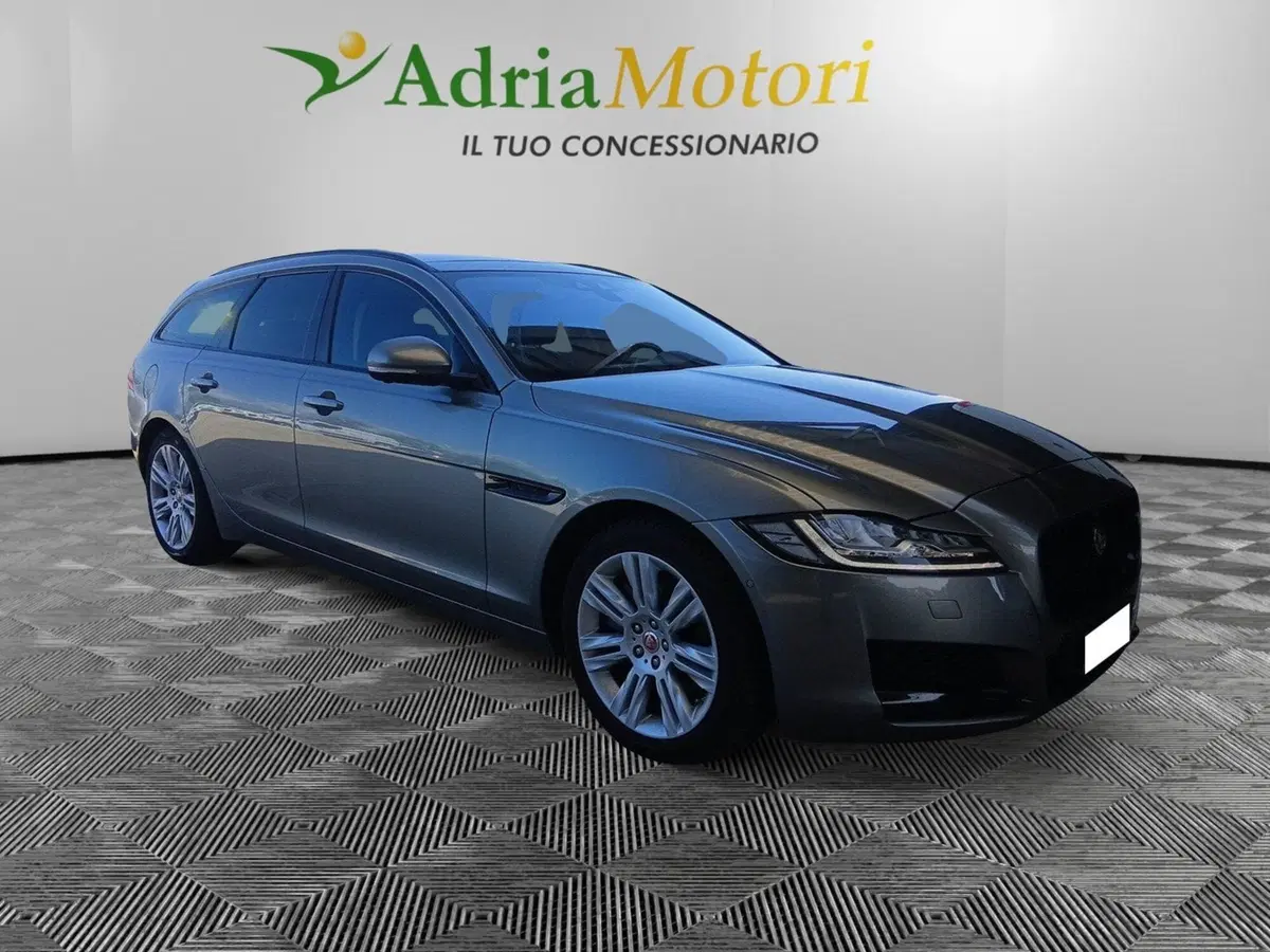 Jaguar XF Sportbrake usata a Pordenone (7)
