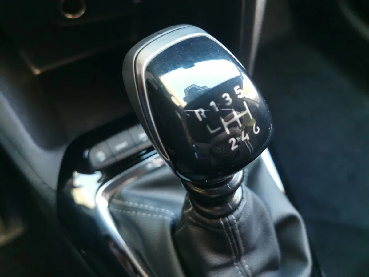 Opel Corsa nuova a Brindisi (12)