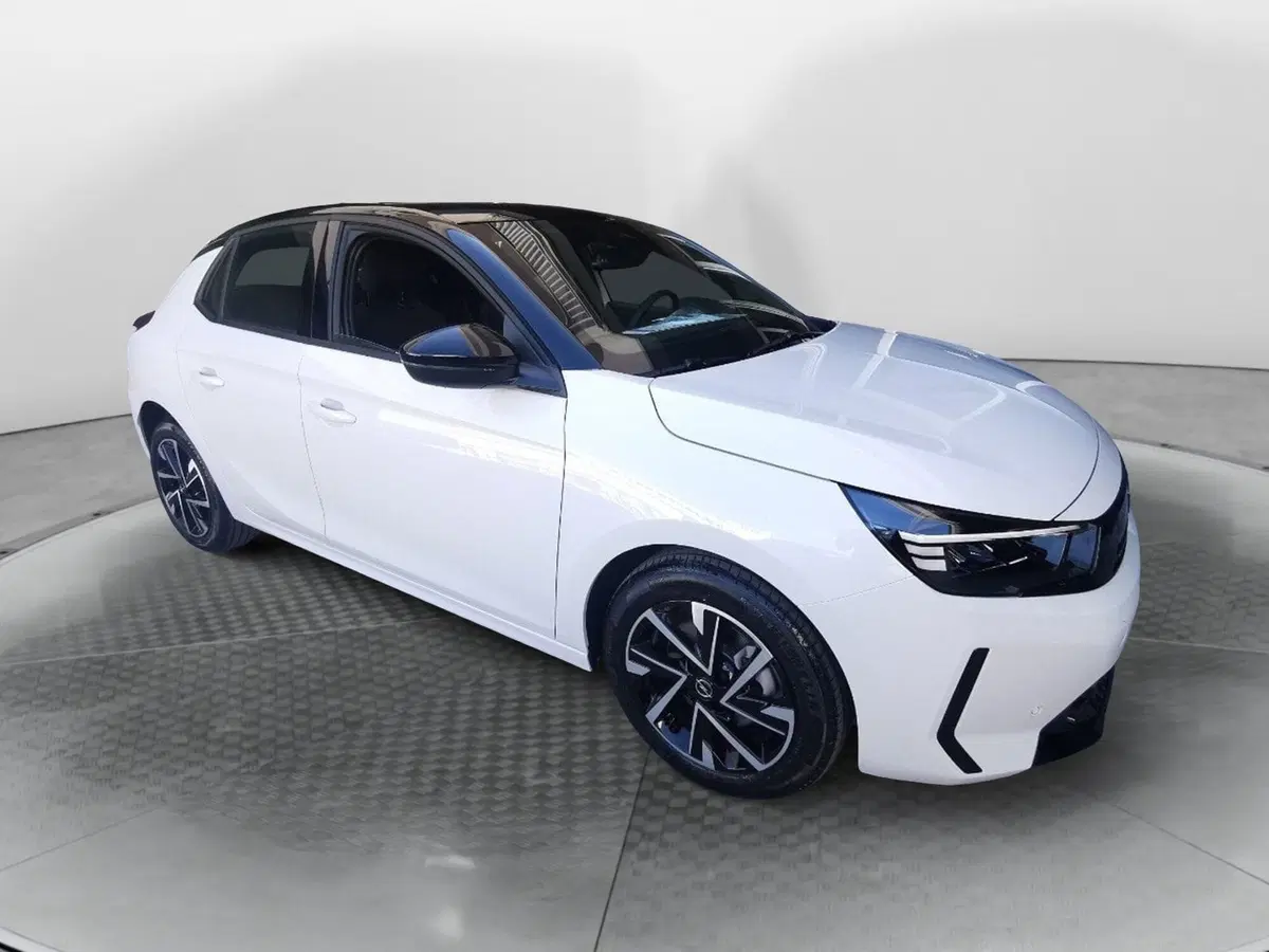 Opel Corsa nuova a Brindisi (2)