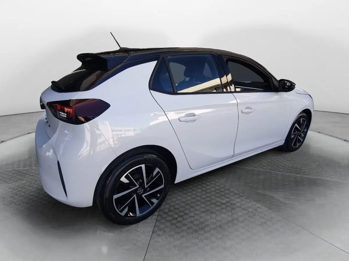 Opel Corsa nuova a Brindisi (5)