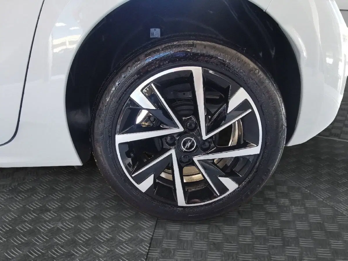 Opel Corsa nuova a Brindisi (8)