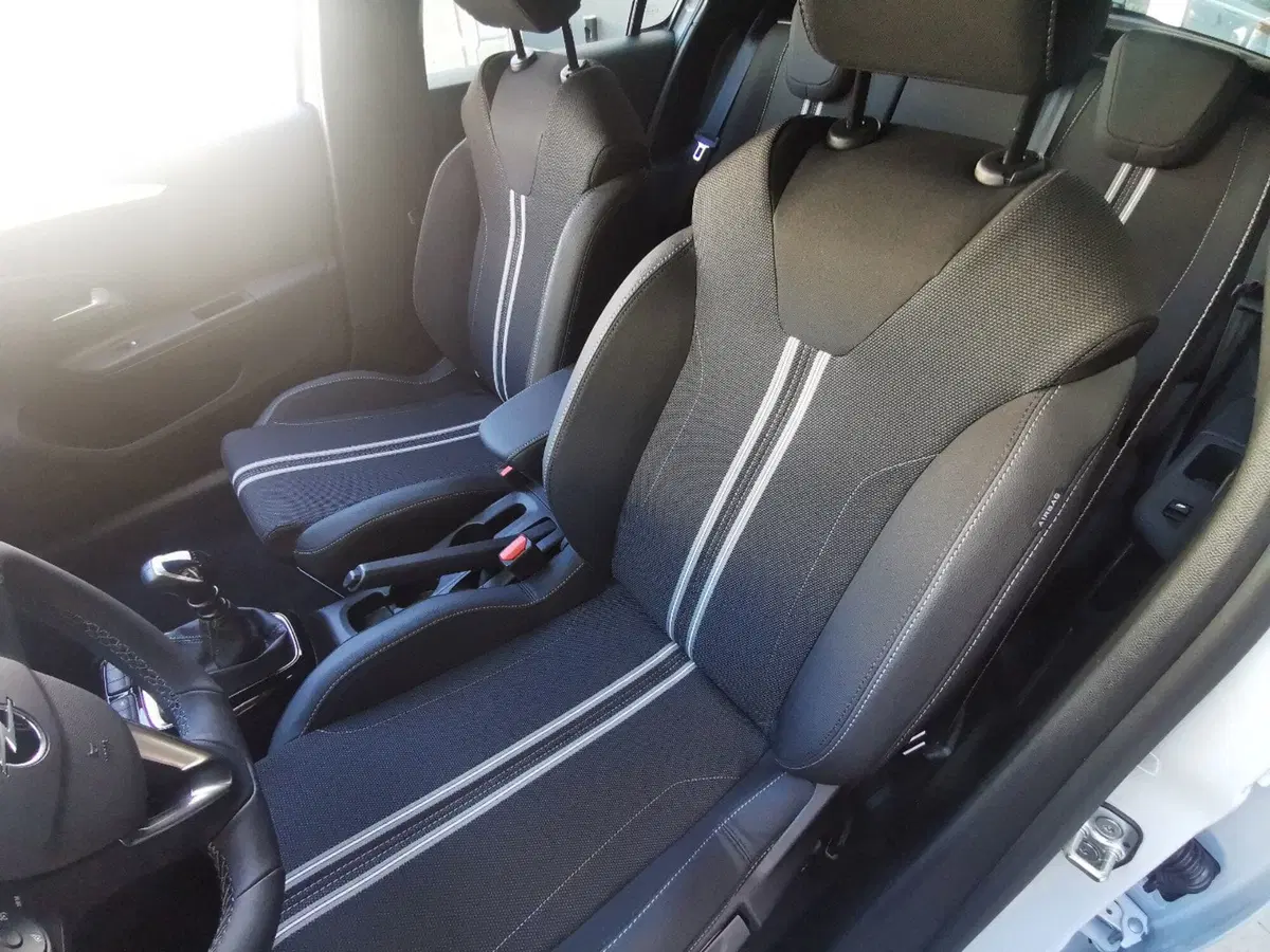 Opel Corsa nuova a Brindisi (9)