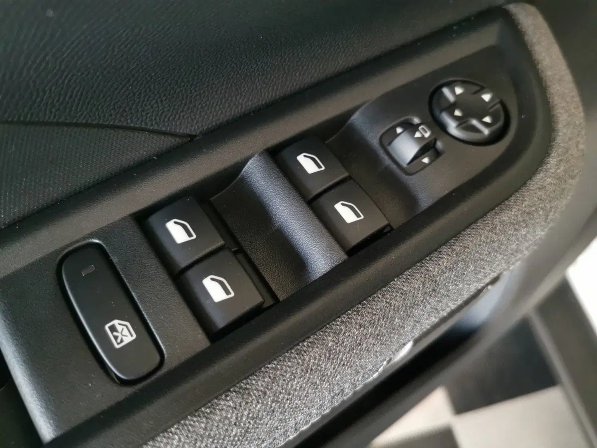 Opel Frontera nuova a Taranto (18)