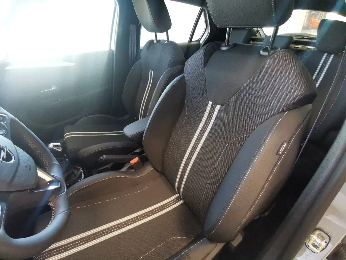 Opel Corsa nuova a Taranto (10)