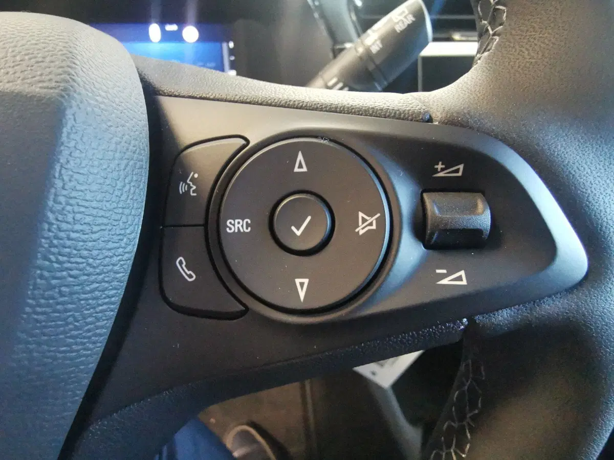 Opel Corsa nuova a Taranto (16)