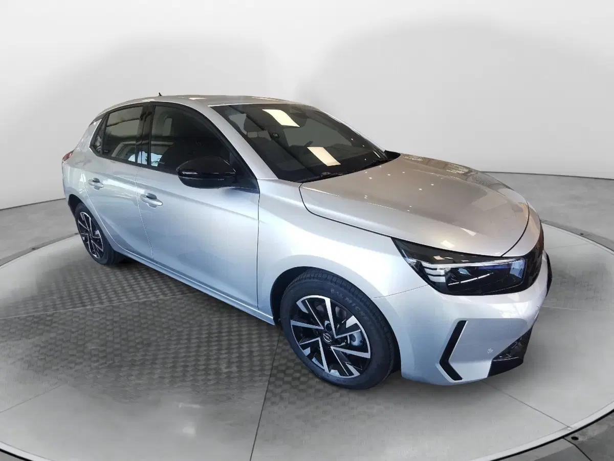 Opel Corsa nuova a Taranto (5)