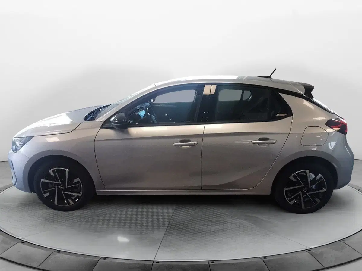 Opel Corsa nuova a Taranto (7)