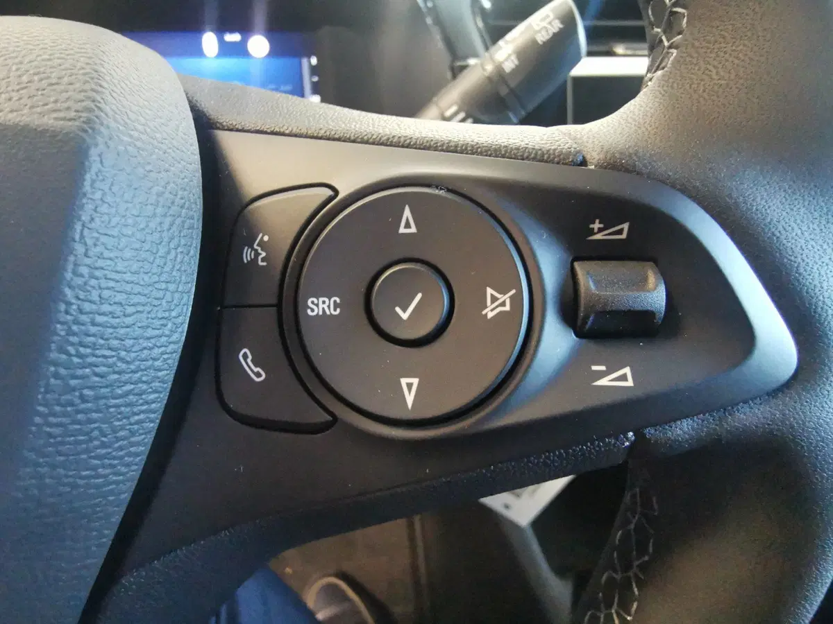 Opel Corsa nuova a Taranto (16)