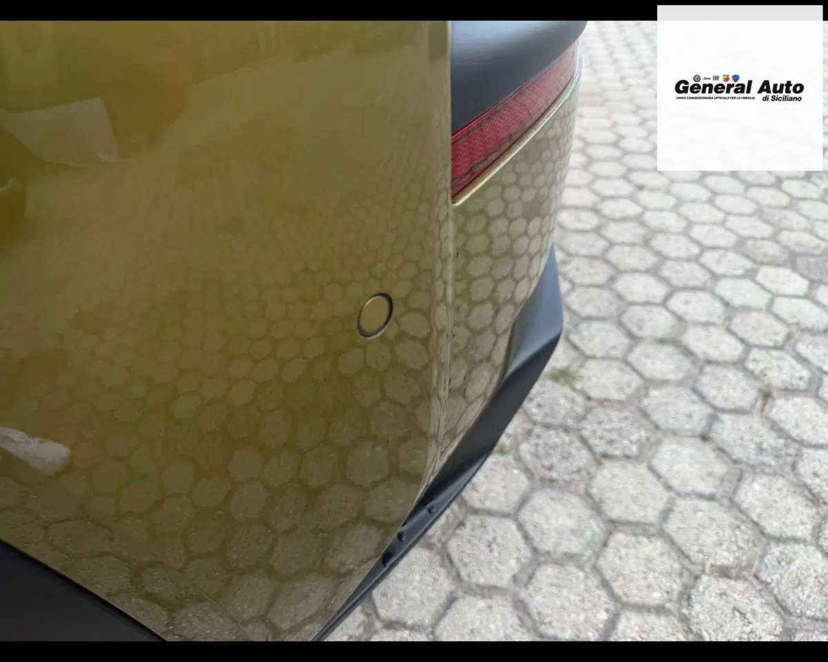 Lancia Ypsilon nuova a Lucca (12)