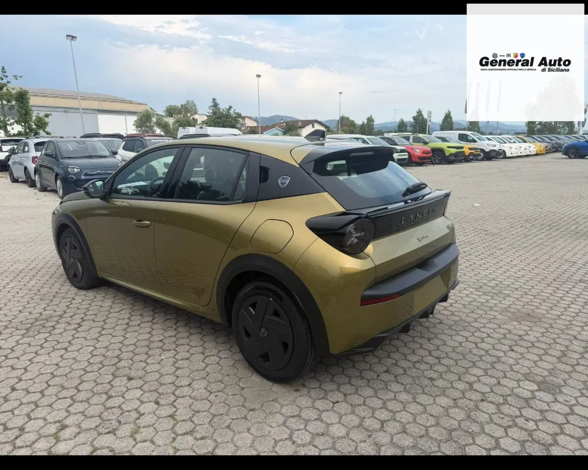 Lancia Ypsilon nuova a Lucca (5)