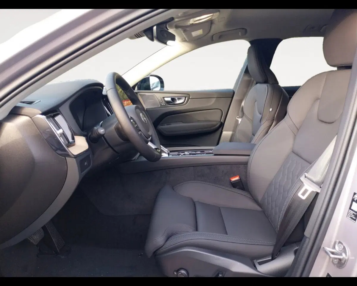 Volvo XC60 nuova a Bologna (10)