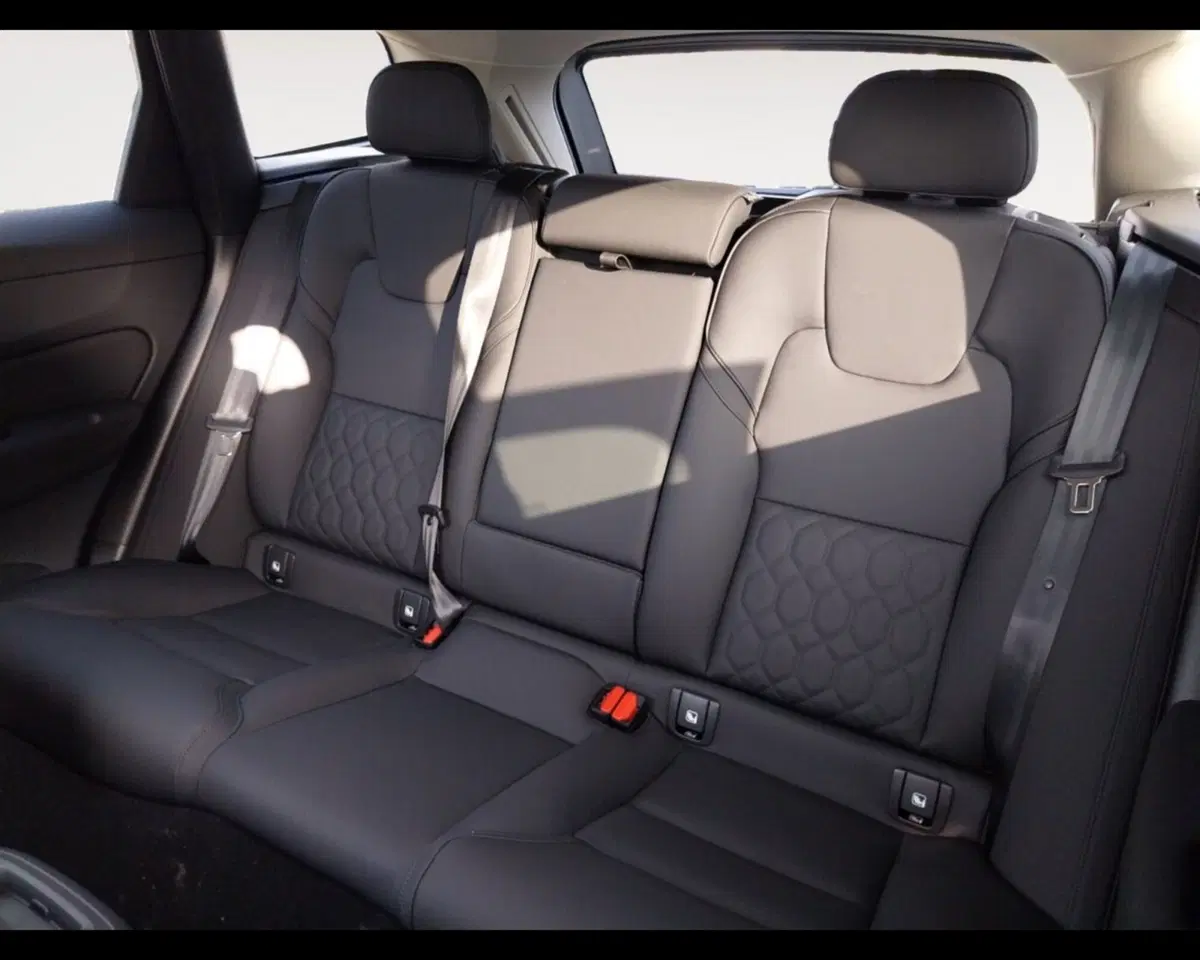 Volvo XC60 nuova a Bologna (14)