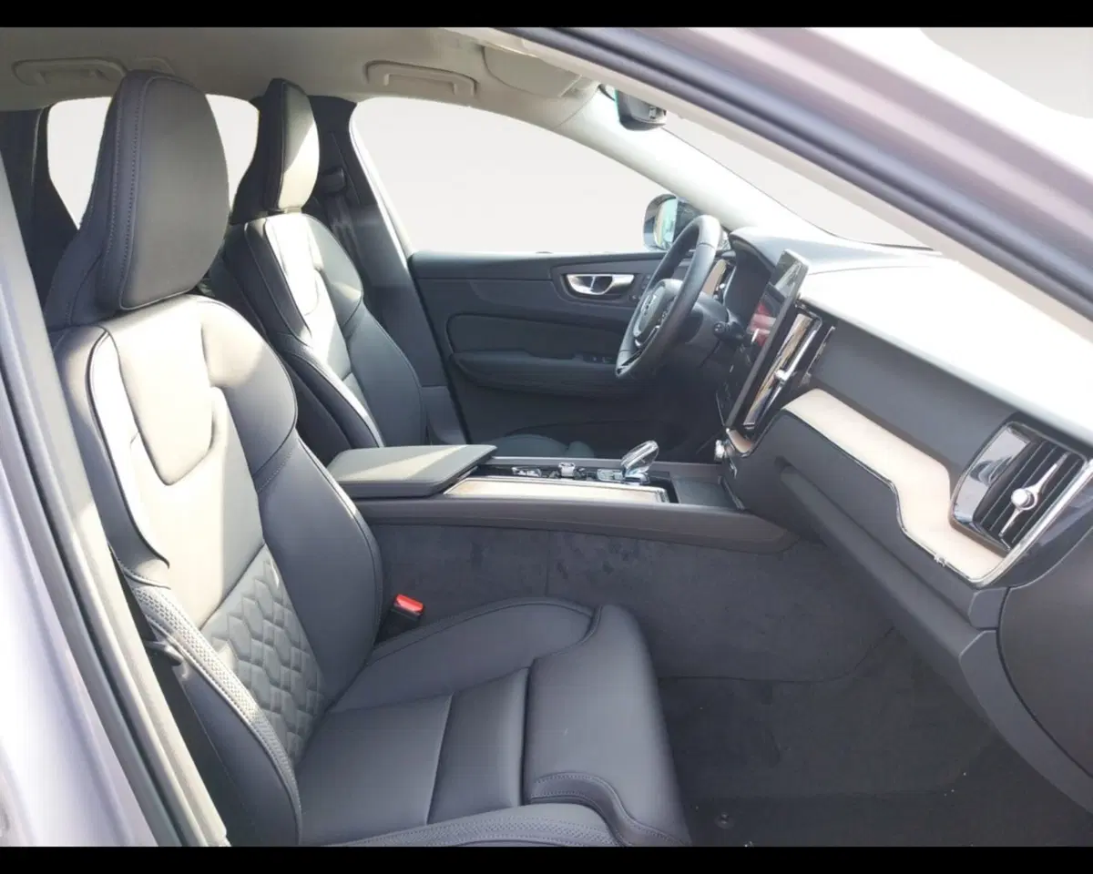 Volvo XC60 nuova a Bologna (15)