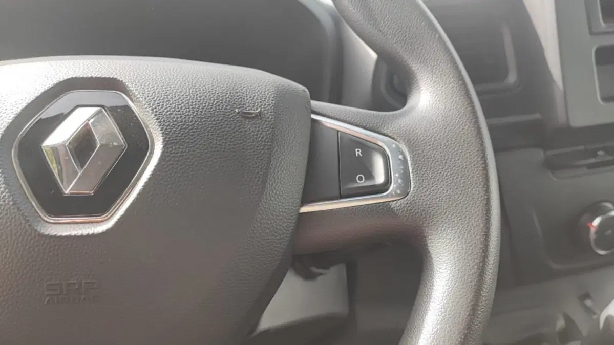 Renault Master Furgone usata a Salerno (18)