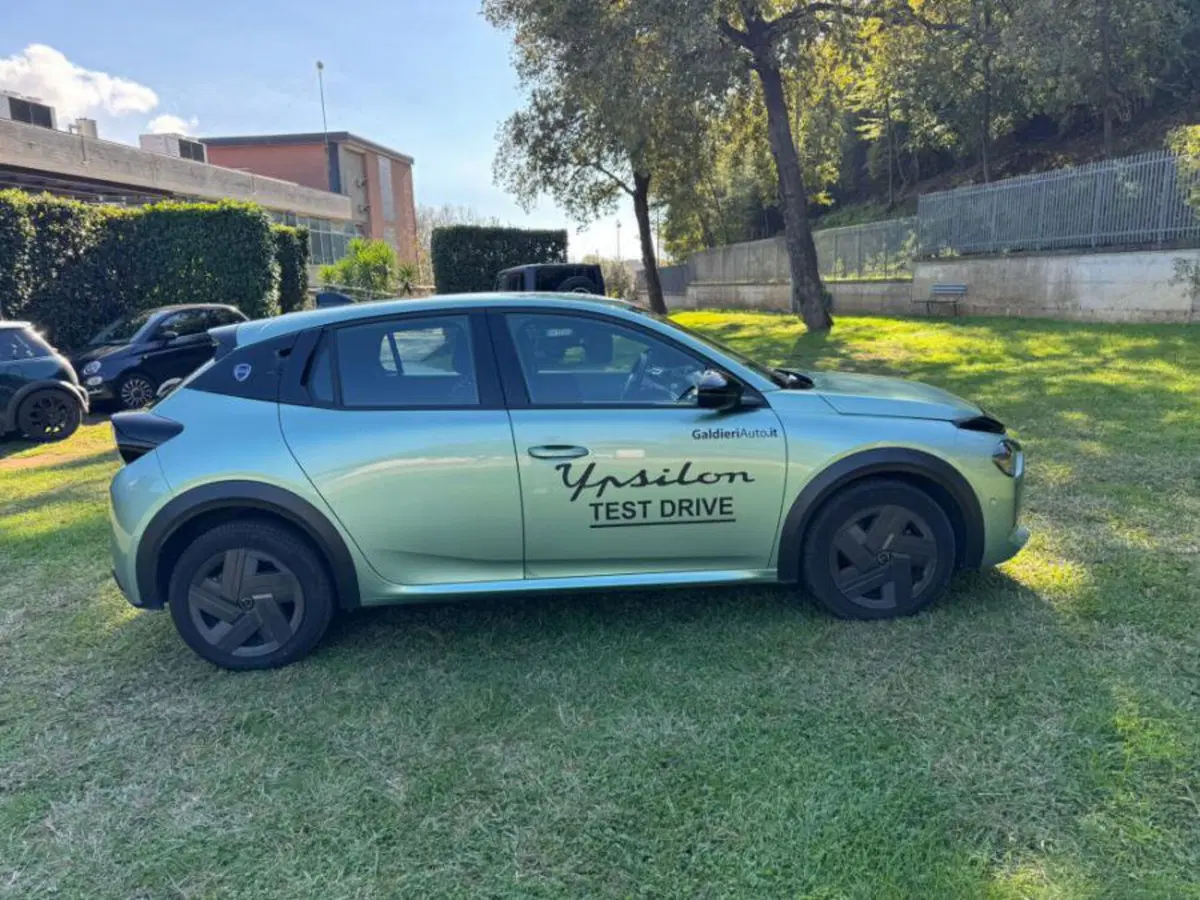 Lancia Ypsilon usata a Salerno (14)