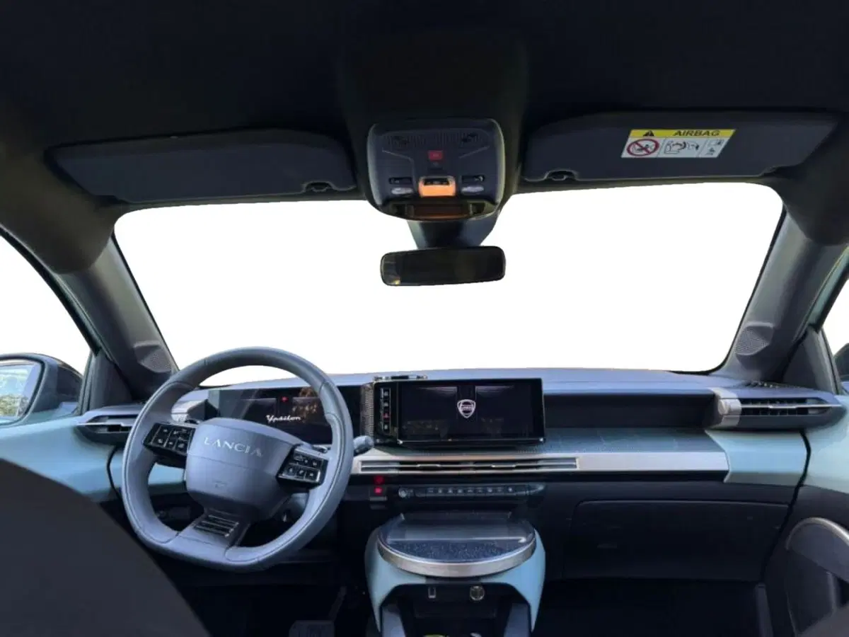 Lancia Ypsilon usata a Salerno (5)