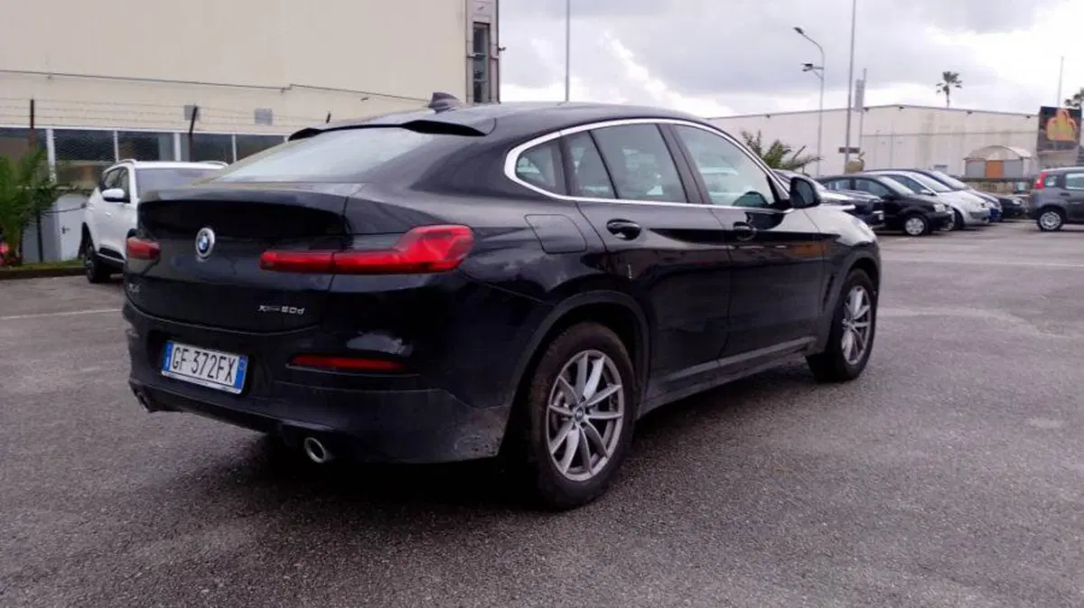 BMW X4 usata a Salerno (3)