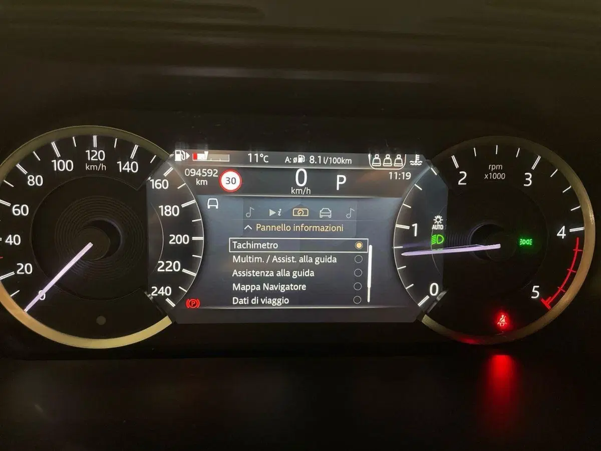 Land Rover Discovery Sport usata a Prato (14)